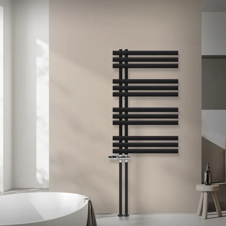 Badheizkörper Mittelanschluss 600x1000 mm Schwarz matt mit Boden Thermostatventil LuxeBath