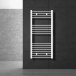 Elektrischer Badheizkörper mit Heizstab 900W 600x1200 mm Weiß gerade Seitenanschluss & Thermostat LuxeBath
