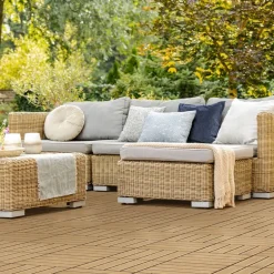 2m² 22 Stück WPC Terrassenfliesen 30x30 cm Teak in Holzoptik Balkon Bodenbelag mit Drainage und Klicksystem Terrassendielen Balkonfliesen