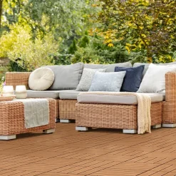 WPC Terrassenfliesen 30x30 cm 22er Set für 2m² Hellbraun in Holzoptik Balkon Bodenbelag mit Drainage und Klicksystem Terrassendielen Balkonfliesen